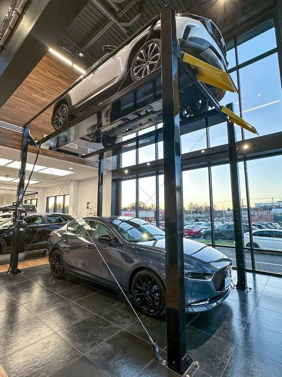 Dealership gallery photo 5